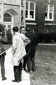 Image description is not available for 1967.097